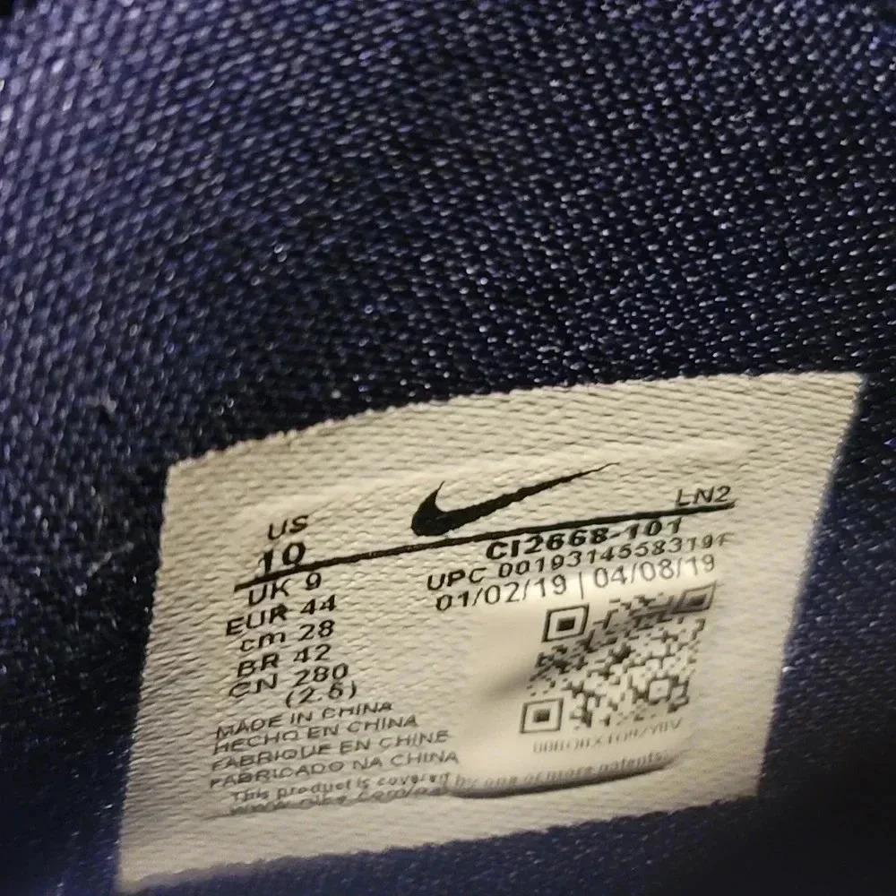 Nike Air LeBron Low - Picture 8 of 9